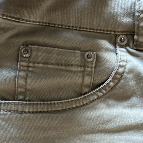 Guess shorts olive green 26 - Picture 3 of 8